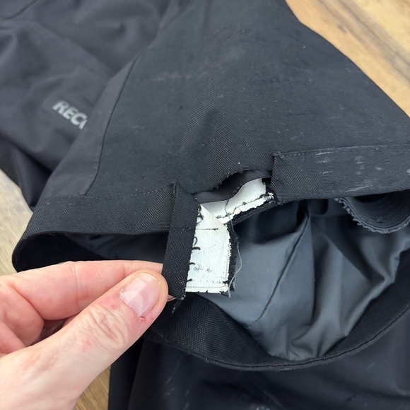 Patagonia Waterproof Insulated Snowpants Ski Snowboard Black Men’s - Picture 9 of 10